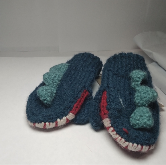 Mittens - Picture 2 of 5